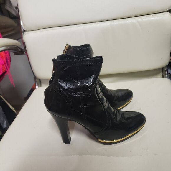 Tory Burch soft patent leather stretch gold logo back zipper Boots 
Sz US 7M - Picture 6 of 7